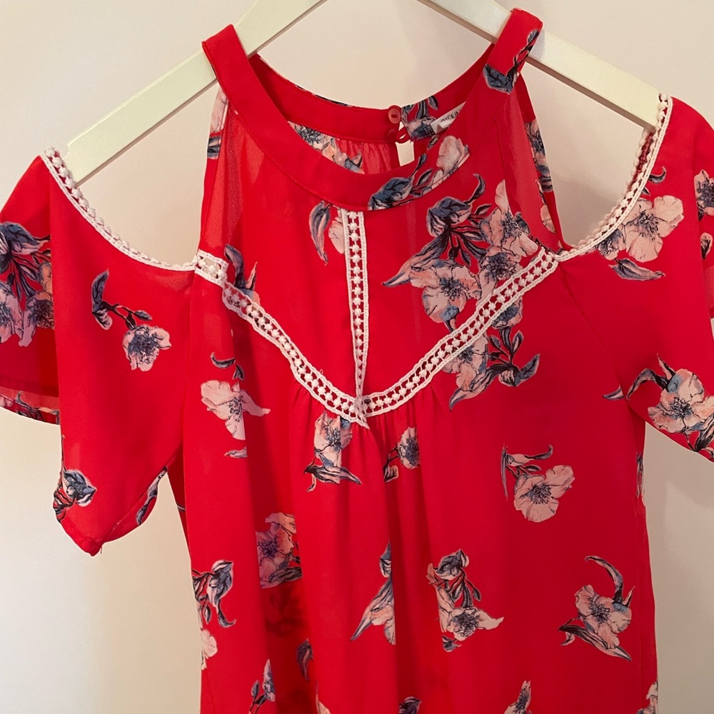 floral cold shoulder blouse